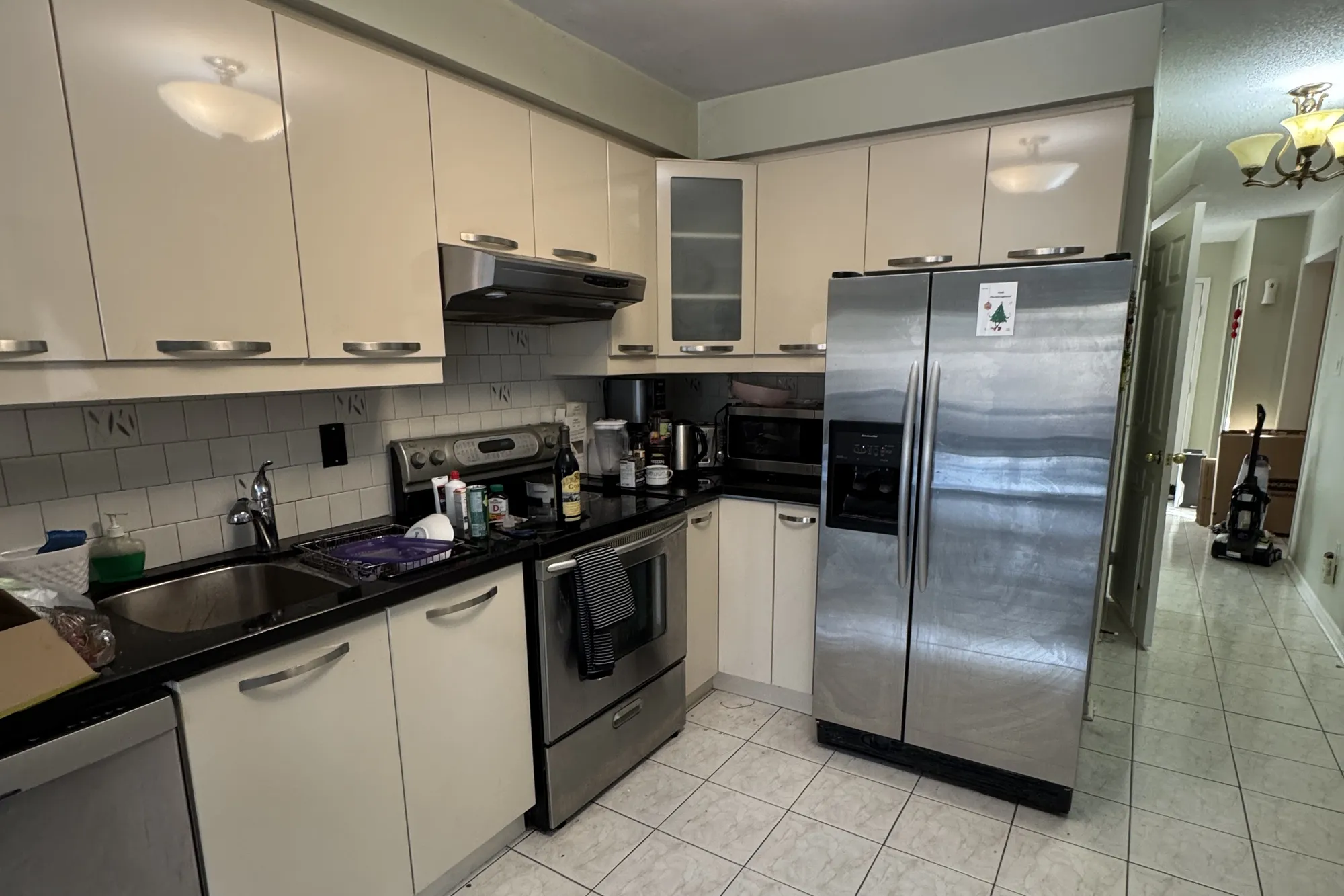 The kitchen before.